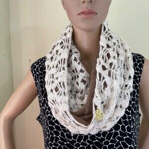 Betsey Johnson Openwork Knit Tube Scarf One Size Acrylic White & Beige w charm